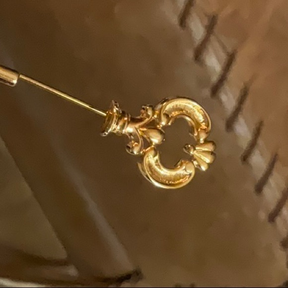 Avon 1978 Fashion Keynote Stickpin Skeleton Key Shaped Gold Toned Metal Vintage - Picture 4 of 8